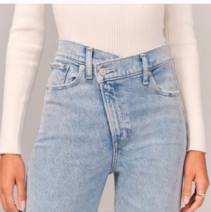 Abercrombie And Fitch The 90's Straight Ultra High Rise Asymmetrical Size 26